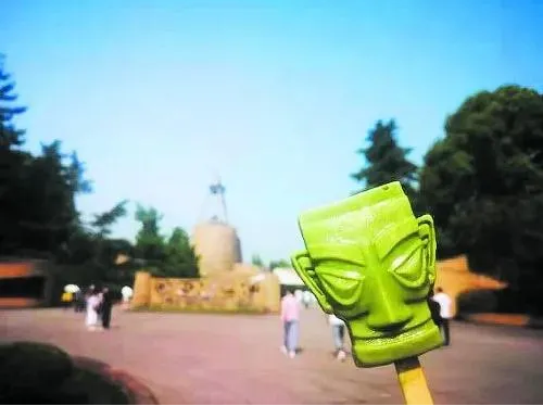 三星堆1200多個(gè)青銅面具冰激凌，“五一”被游客搶光