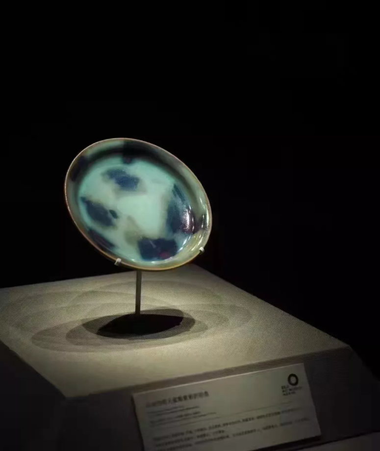 50件汝窯、官窯、哥窯、定窯、鈞窯及張公巷窯的珍品瓷器