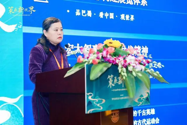 四川博物院副院長、研究館員謝丹